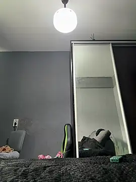 lisacryss3 online show from 06/12/26, 07:18