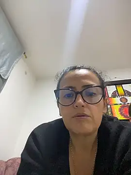 Snapshot of Greys_Mandahian chatting on 06/11/26, 01:16 Greys Mandahian online show from 06/11/26, 01:16