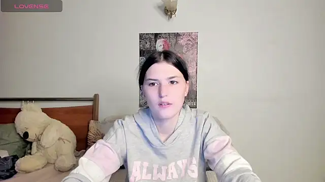 Kira Devi online show from 06/02/26, 07:16