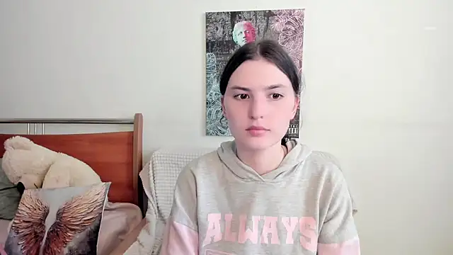 Kira Devi online show from 06/05/26, 11:49