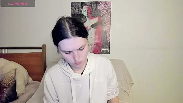 Kira Devi online show from 06/10/26, 08:19