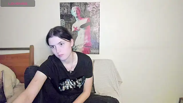 Kira Devi online show from 06/11/26, 12:32