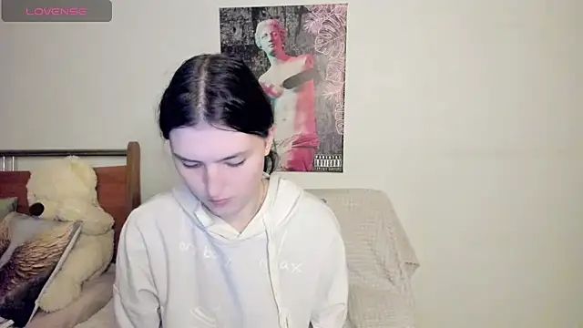 Kira Devi online show from 06/11/26, 07:34