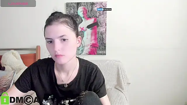 Kira Devi online show from 06/12/26, 12:15