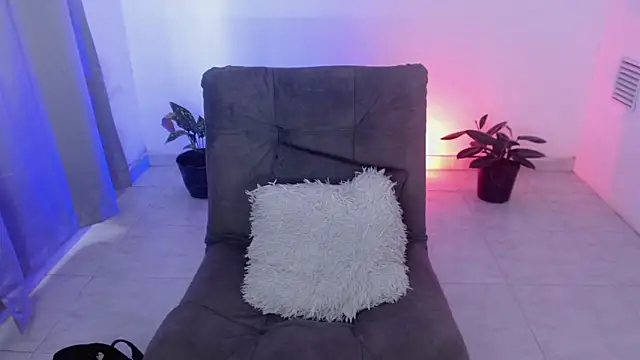 sweet val  online show from 06/05/26, 06:13