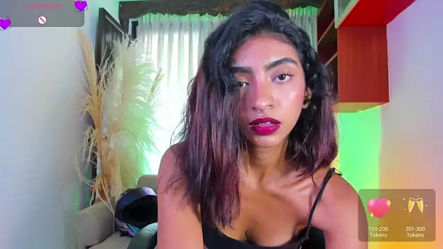 HottieVeroo  online show from 07/25/26, 08:17