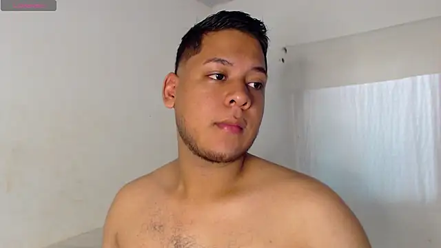 Snapshot of nicolas_cr1 chatting on 06/03/26, 03:28 nicolas cr1 online show from 06/03/26, 03:28