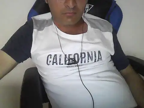 Snapshot of ecuabi chatting on 05/25/26, 09:32 ecuabi online show from 05/25/26, 09:32