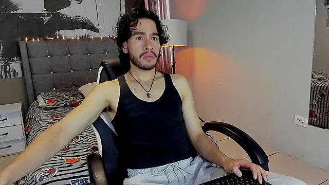 Snapshot of theo_riviera chatting on 06/16/26, 01:47 theo riviera online show from 06/16/26, 01:47