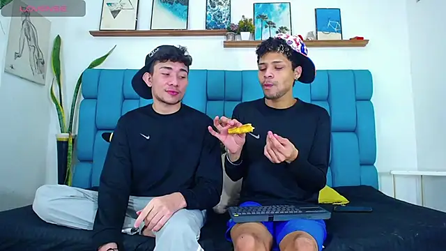 STRANGER BOYS online show from 07/04/26, 11:22