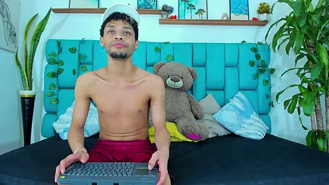 STRANGER BOYS online show from 07/26/26, 05:31