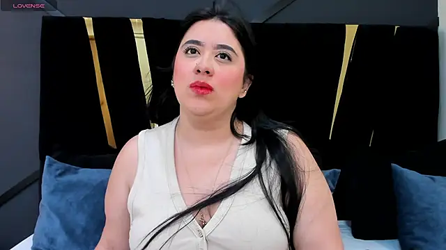 Snapshot of maite_graay chatting on 06/11/26, 12:03 maite graay online show from 06/11/26, 12:03