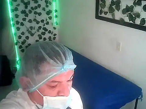 Snapshot of Alessandro-luxe chatting on 06/12/26, 07:35 Alessandro-luxe online show from 06/12/26, 07:35