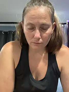 amberhotts2025 online show from 06/24/26, 12:53