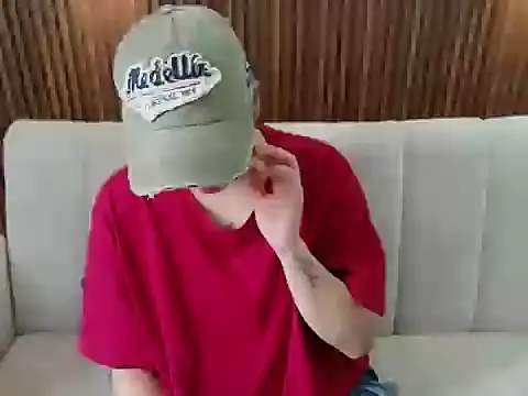 Snapshot of feelena_mysoull chatting on 06/09/26, 02:17 feelena mysoull online show from 06/09/26, 02:17