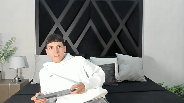 Gian Rossi online show from 06/19/26, 11:14