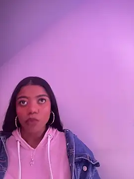 Ariana roxe  online show from 07/24/26, 04:21