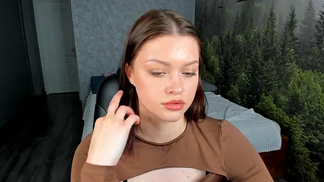 Snapshot of Maya-Mimi chatting on 06/11/26, 02:53 Maya-Mimi online show from 06/11/26, 02:53