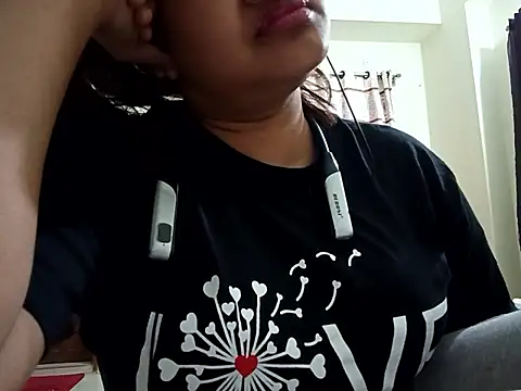 Snapshot of Neha-71 chatting on 06/06/26, 10:36 Neha-71 online show from 06/06/26, 10:36