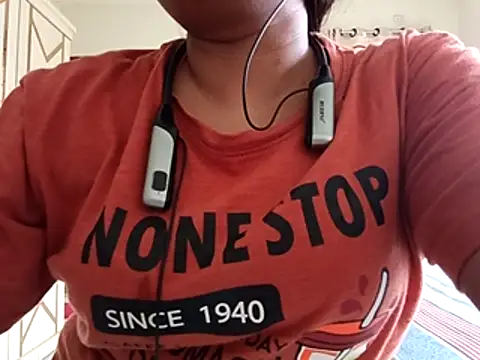 Snapshot of Neha-71 chatting on 06/11/26, 02:53 Neha-71 online show from 06/11/26, 02:53
