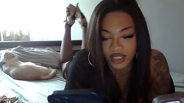Snapshot of Loren4a chatting on 06/09/26, 05:46 Loren4a online show from 06/09/26, 05:46