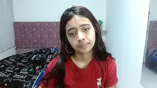 sofiacumgil online show from 07/22/26, 12:30