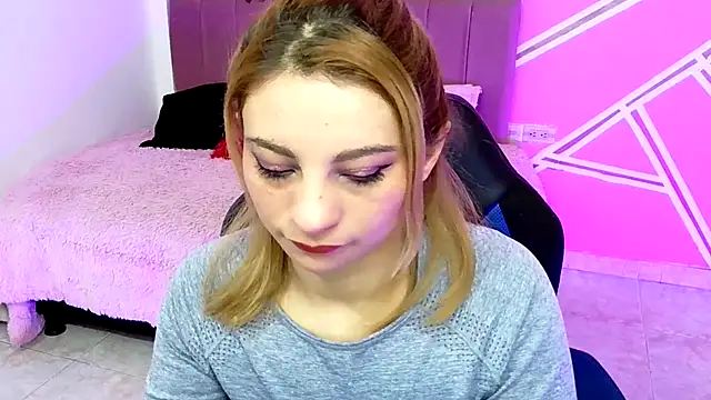 Snapshot of Barbie__sweet chatting on 06/04/26, 12:44 Barbie sweet online show from 06/04/26, 12:44