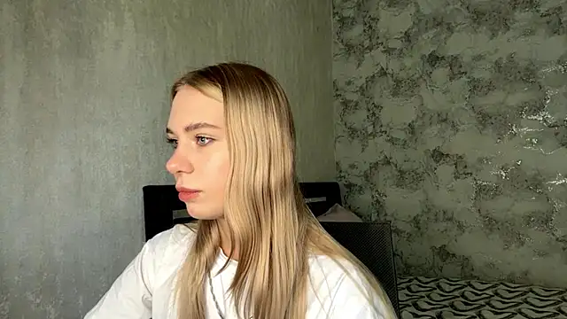 LexaLuxgrey online show from 06/16/26, 05:10
