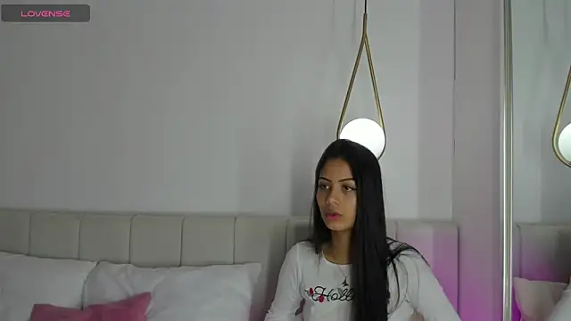 Snapshot of Gaby_Moonn chatting on 06/10/26, 04:01 Gaby Moonn online show from 06/10/26, 04:01