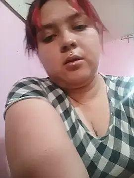 Snapshot of curvy_latina chatting on 06/25/26, 05:06 curvy latina online show from 06/25/26, 05:06