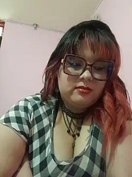 Snapshot of curvy_latina chatting on 07/16/26, 05:19 curvy latina online show from 07/16/26, 05:19
