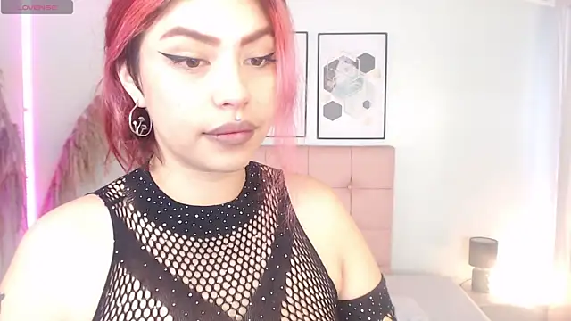 LilMoon  online show from 06/10/26, 02:38