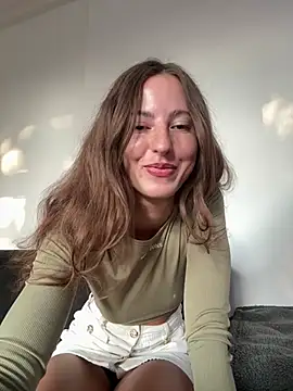 Snapshot of gymgirllaura chatting on 07/15/26, 06:13 gymgirllaura online show from 07/15/26, 06:13
