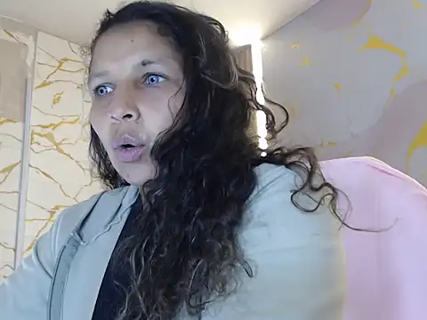 Danna Sg online show from 06/10/26, 02:56