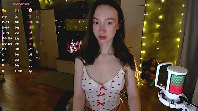 Snapshot of Maryana_Ro chatting on 11/12/25, 04:51 Maryana Ro online show from 11/12/25, 04:51