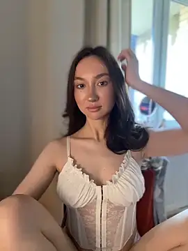 Maryana Ro online show from 06/03/26, 04:56