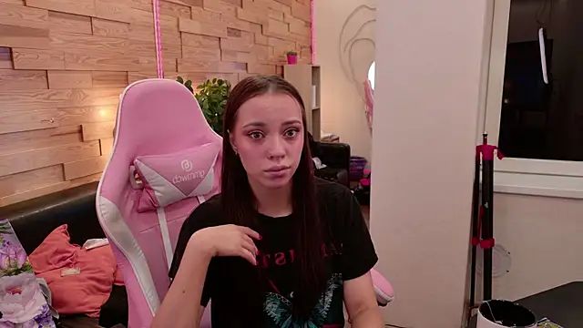 Zoey Neal online show from 07/11/26, 03:42