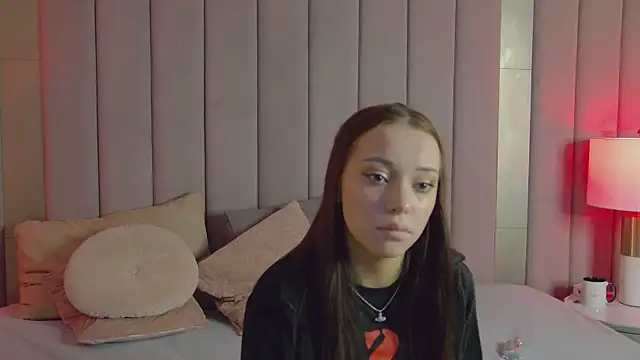 Zoey Neal online show from 07/12/26, 09:11