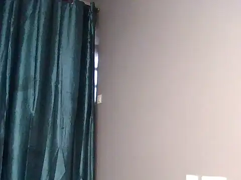 slim berry01 online show from 06/12/26, 12:37