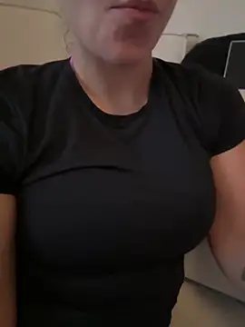 Snapshot of VenClea chatting on 06/11/26, 06:50 VenClea online show from 06/11/26, 06:50