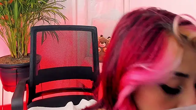 SarahRouge online show from 07/11/26, 12:35