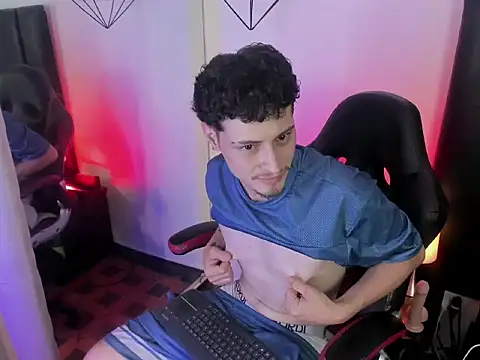 Alexlux1 online show from 06/02/26, 08:33