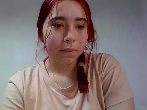 Snapshot of Annisofi000 chatting on 06/07/26, 07:06 Annisofi000 online show from 06/07/26, 07:06