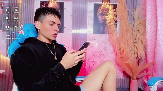 Snapshot of latino_boyy_ chatting on 06/07/26, 01:59 latino boyy online show from 06/07/26, 01:59