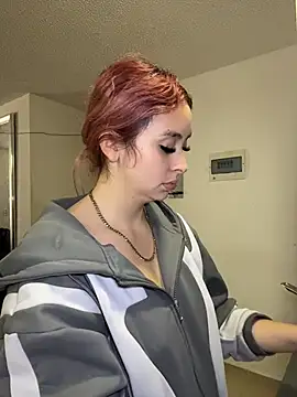 Sophia LuxxX online show from 06/10/26, 07:57