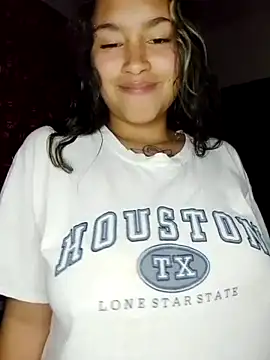 Snapshot of Evangeline_Salas chatting on 06/11/26, 02:33 Evangeline Salas online show from 06/11/26, 02:33
