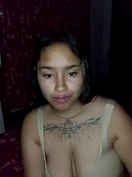 Snapshot of Evangeline_Salas chatting on 06/13/26, 02:20 Evangeline Salas online show from 06/13/26, 02:20