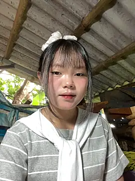 Snapshot of BabyLyly20 chatting on 06/11/26, 12:54 BabyLyly20 online show from 06/11/26, 12:54