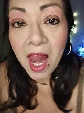 Snapshot of Khatty_Sex chatting on 06/14/26, 02:09 Khatty Sex online show from 06/14/26, 02:09