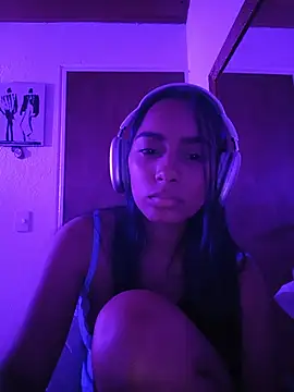 Snapshot of xcleila chatting on 06/11/26, 06:00 xcleila online show from 06/11/26, 06:00